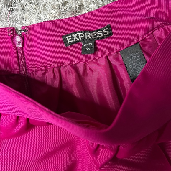 Express Pink Skirt - Picture 3 of 4